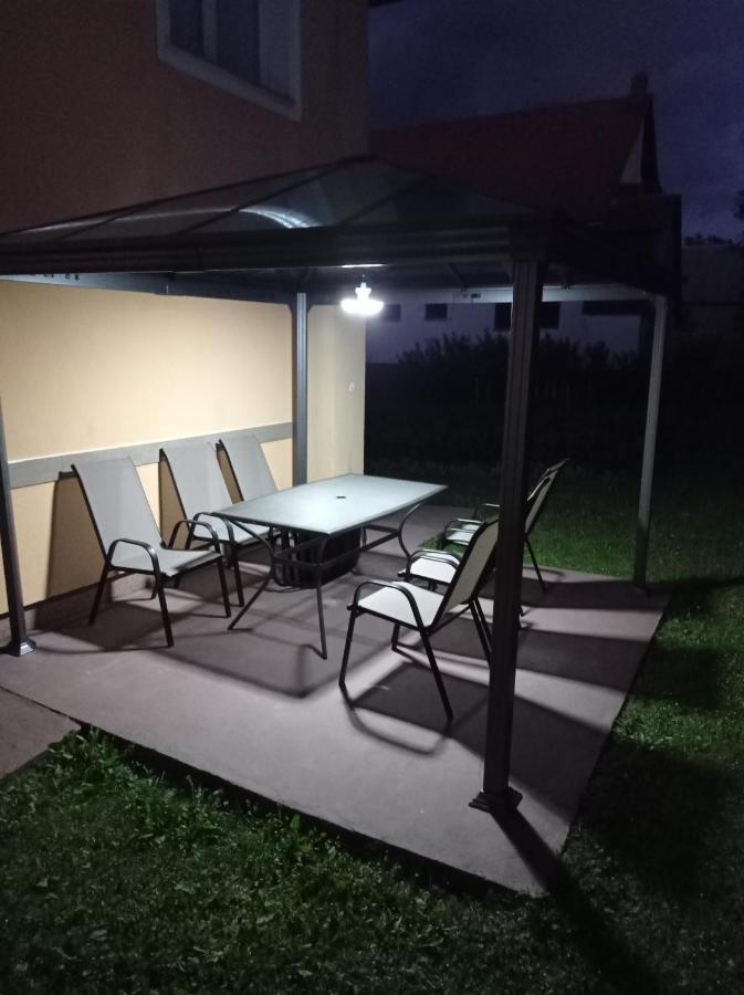 Guest House Toic Korenica Εξωτερικό φωτογραφία